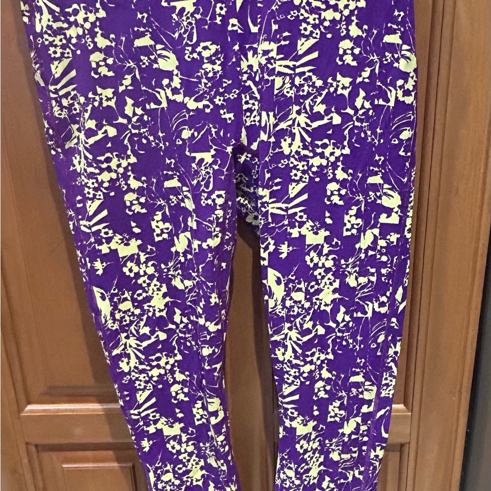 Fabletics Motion365 Purple Floral High Rise Leggings - Picture 4 of 6